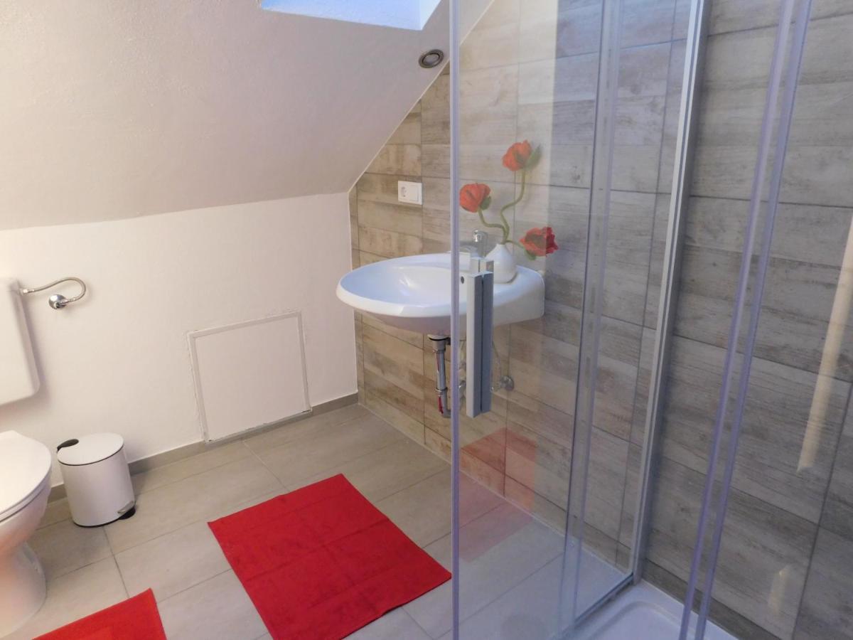 Haus Astenblick In Winterberg Fuer Bis Zu 35 Personen Fuer Wanderveranstaltungen Und Familienfeiern Exterior foto